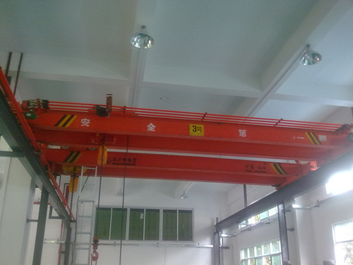 注塑車間. 注塑車間.